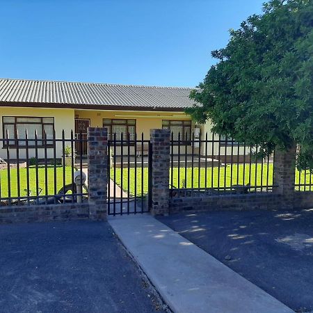 Dagbreek Hotel Beaufort West Exterior photo